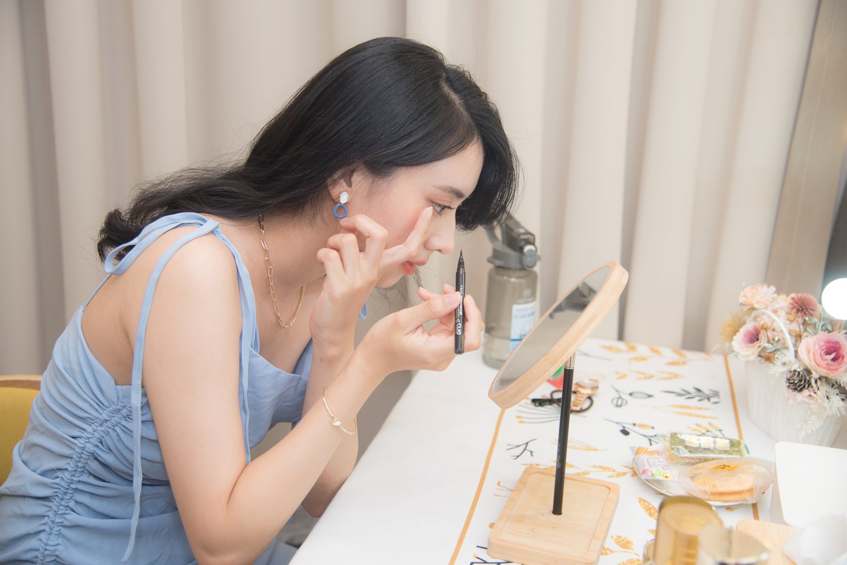 新手化妝教學台北 一對一彩妝課程服務 妝點更美的自己
